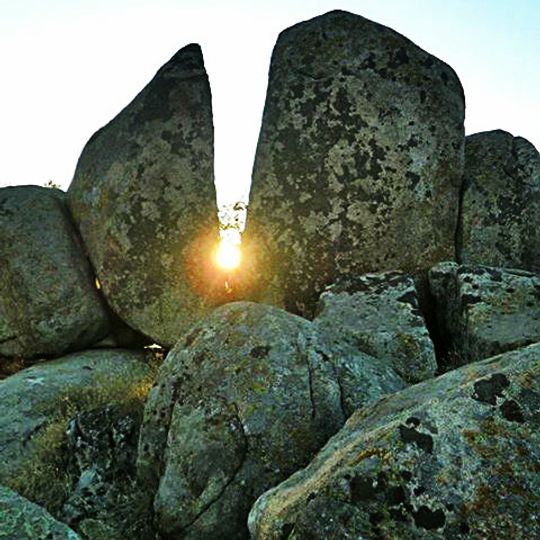 Мегалитно скално светилище Св. Мина