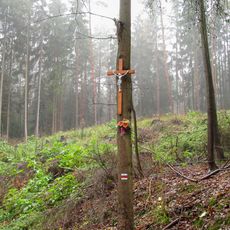 Kříž u Bludova na stezce ke Kostelíčku
