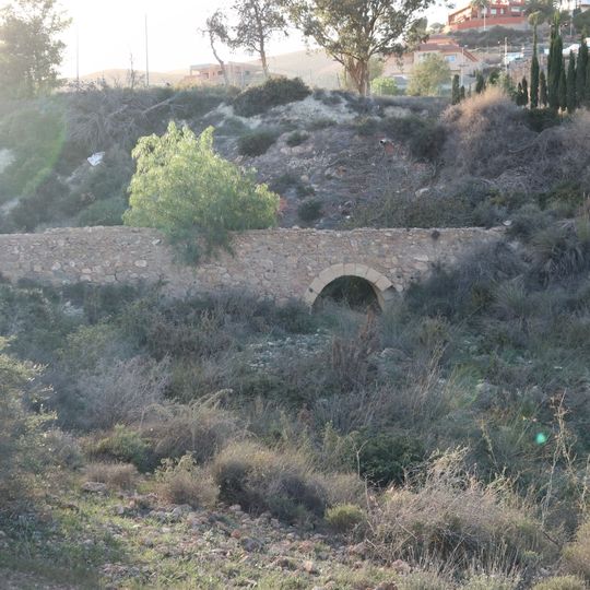 Puente en el barranco del Club de Tenis