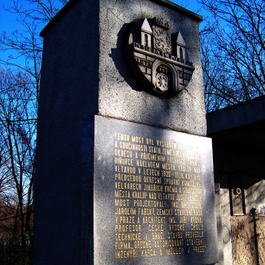 Pamětní deska stavby Masarykova mostu v Mostní ulici v Kralupech nad Vltavou