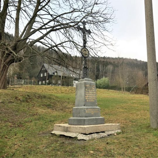 Kříž naproti domu 13 v Andělské Hoře