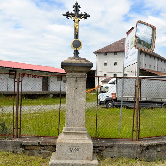 Wayside cross in Dvorec