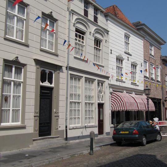 Maasstraat 8, Grave