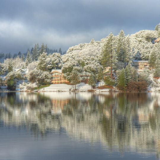 Pine Mountain Lake
