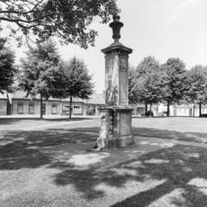 Pomp Dorpsplein, Nisse