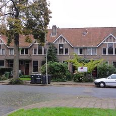 Vier middenstandswoningen in het Sonsbeekkwartier