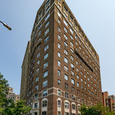 370 Riverside Drive