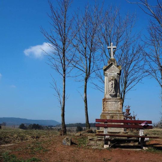 Kříž na rozcestí nad Vernéřovicemi