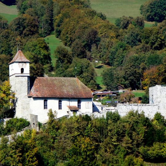 Kirche und Burgruine