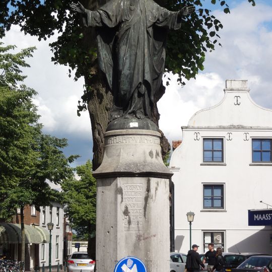 Statue of Sacred Heart of Jesus Christ