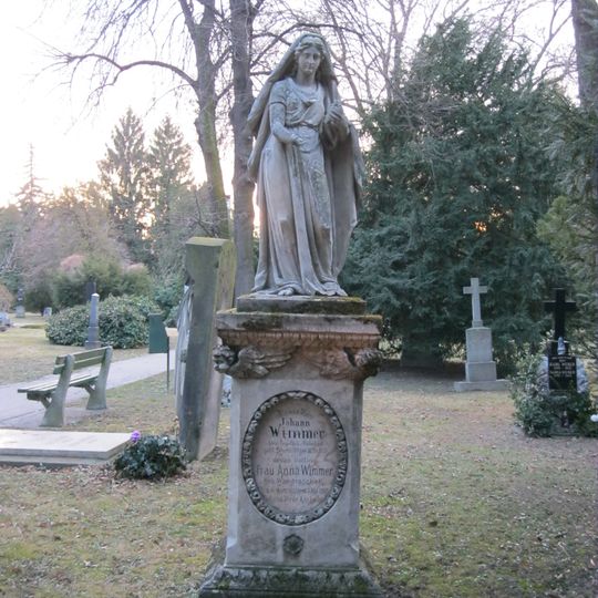 Ondrejský cintorín, náhrobník so sochou