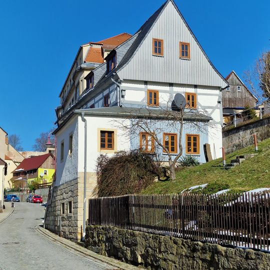 Wohnhaus mit Blockstube, Freitreppe und Anbau Hertigswalder Straße 29