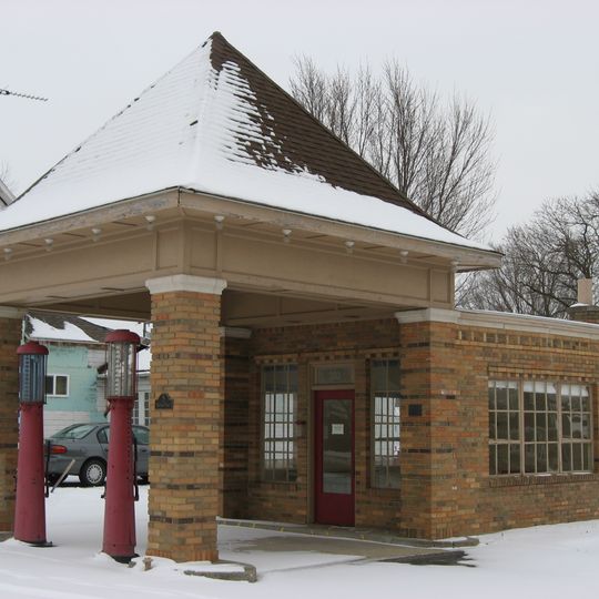 Hy-Red Gasoline Station