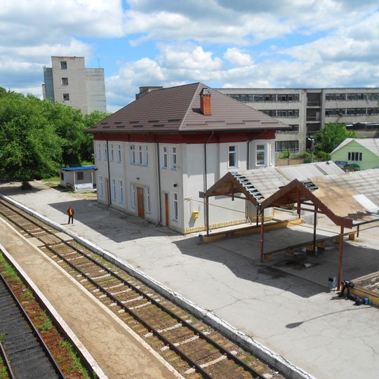 Passenger terminal of Pămînteni station
