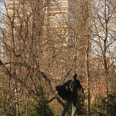 Կարո Հալաբյանի հուշարձան