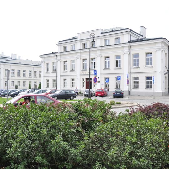 Pałac biskupi, ob. sąd i prokuratura