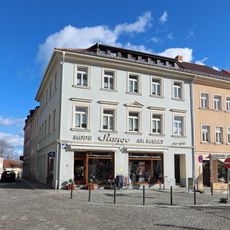 Wohnhaus in geschlossener Bebauung und Ecklage Markt 13