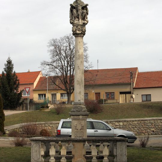 Sloup se sousoším Nejsvětější Trojice