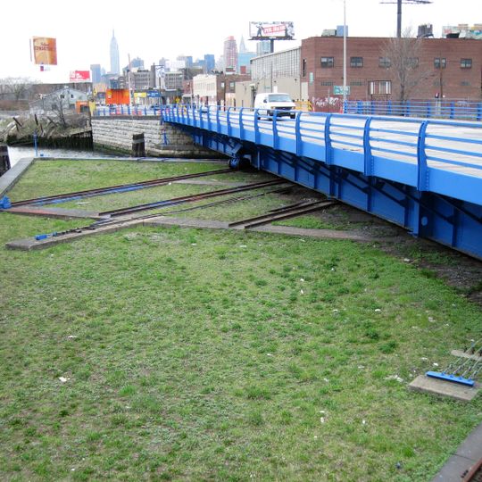 Borden Avenue Bridge