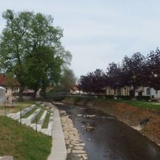 Lávka přes Olšavu u východní strany Tillichova náměstí