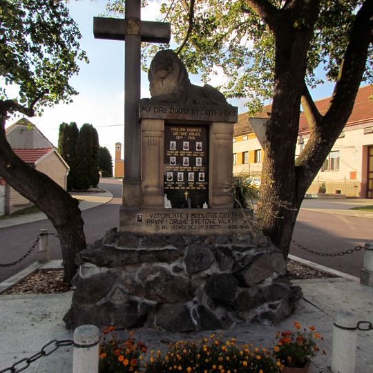 Památník obětem 1. a 2. sv. války ve Zvěrkovicích