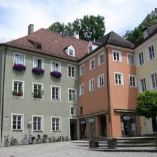 Ehemaliges Wohnhaus des Spitalpfarrers, jetzt Wohn- und Geschäftshaus