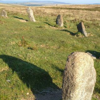 Stone circle and cairn 330m south of Little Hound Tor
