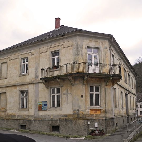 Kirchgemeindehaus in offener Bebauung Markt 14