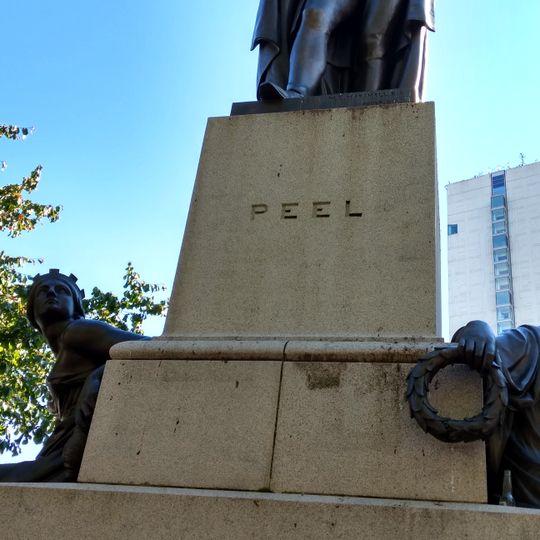 Peel Statue