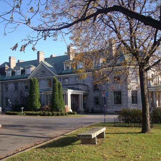 Stewart Hall art gallery