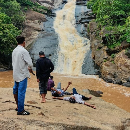 Sadni Falls