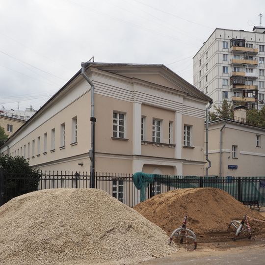 Бауманская улица 36 c2, Флигель западный