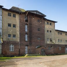 Wirtschaftsgebäude eines Rittergutes Genossenschaftsweg 1 (gegenüber)