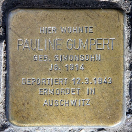 Stolperstein en memoria de Pauline Gumpert