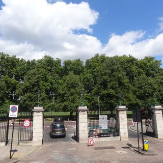 Gates, Gatepiers And Railings To Prince Of Wales Gate