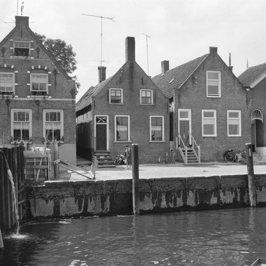 Westhavenzijde 8, Puttershoek