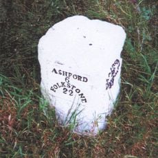 Milestone, Maidstone Road, opp. Hook Cottages, W of village