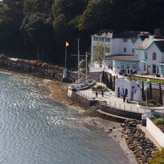 Portmeirion Hotel Including Revetment, Balustrade and Sculptures to the Upper Terrace