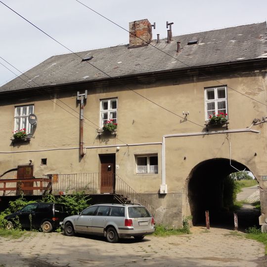 Gate building in Jaworze