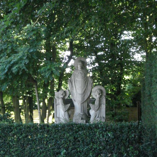 Statue of Sacred Heart of Jesus Christ