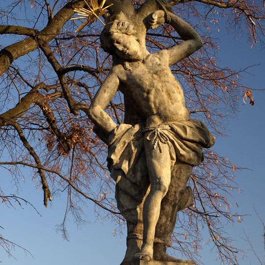 Sochy svatého Františka Serafinského, svatého Šebestiána a Panny Marie