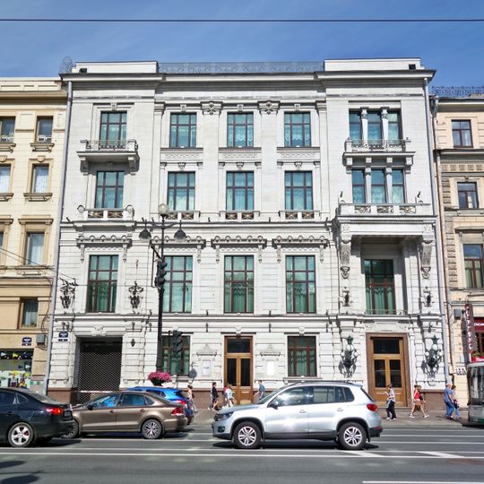 Nevskiy 58, Malaya Sadovaya 6