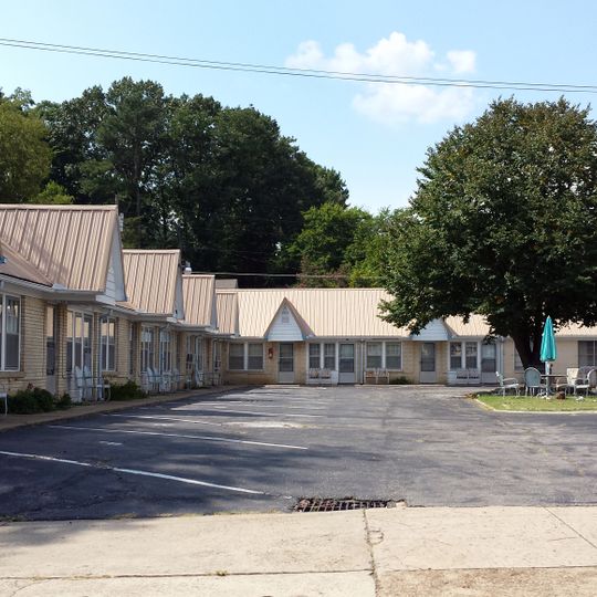 Parkway Courts Historic District
