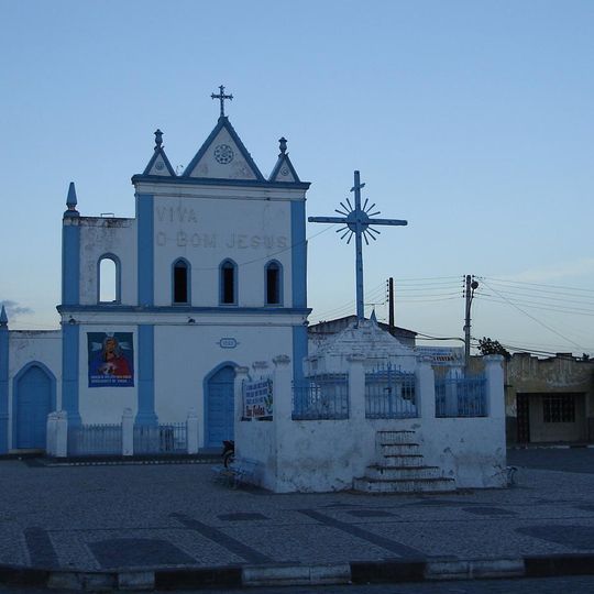 Igreja e Cruzeiro – Crisópolis