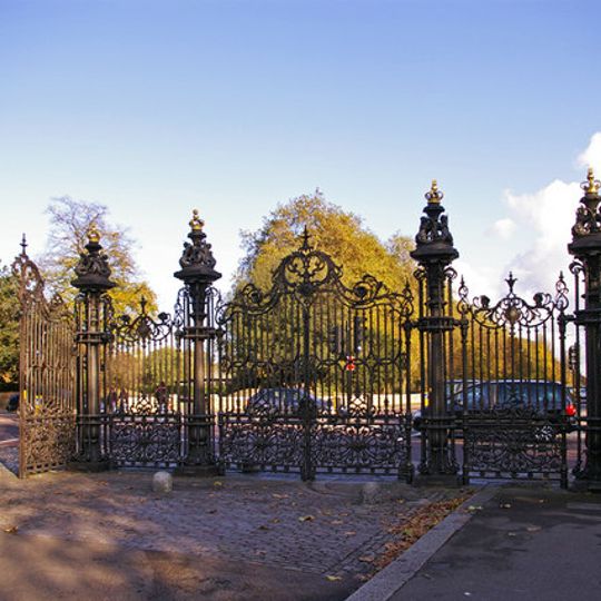 Gates And Gatepiers To Coalbrookdale Gate