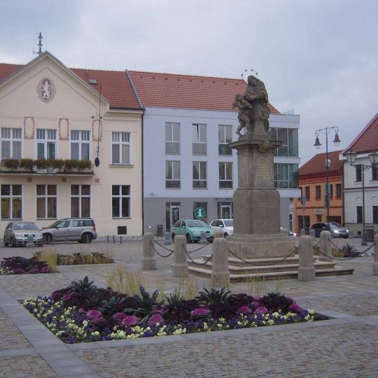 Socha sv. Jana Nepomuckého na Masarykově náměstí v Brandýse nad Labem
