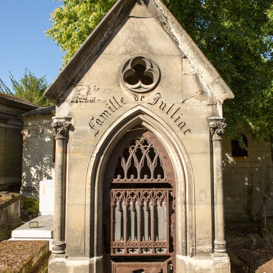 Grave of Julliac