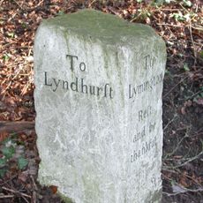 Guidestone, Queens Head Hill; 20m N jcn with Chapel Lane