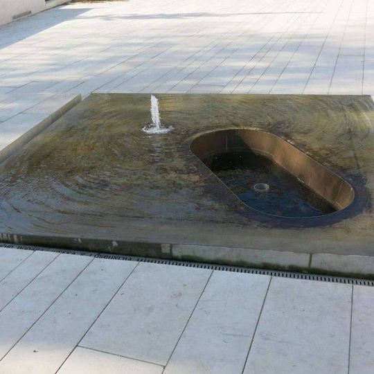 Kašna u kostela svaté Anny v Kadani