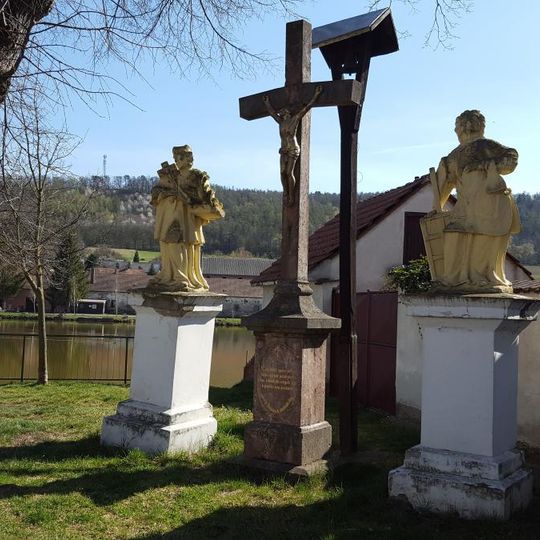 Socha svatého Jana Nepomuckého u Veského rybníka v Tmani